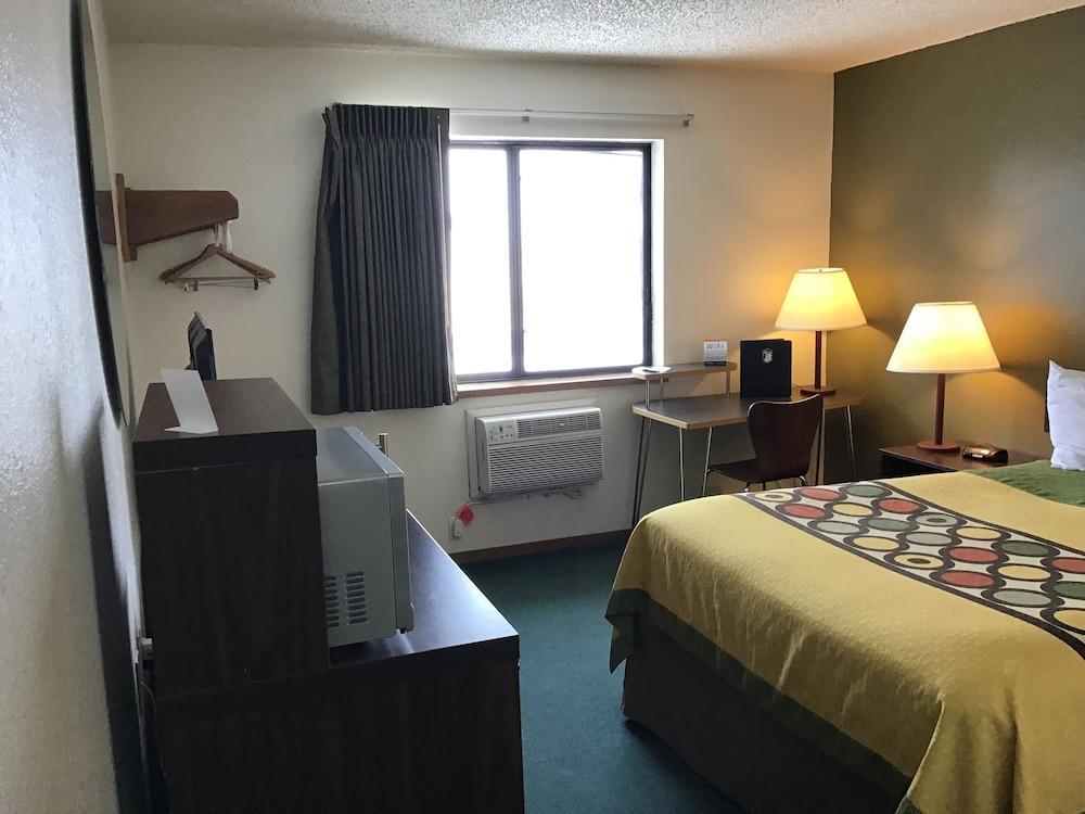 Super 8 By Wyndham Livingston Yellowstone Exterior foto